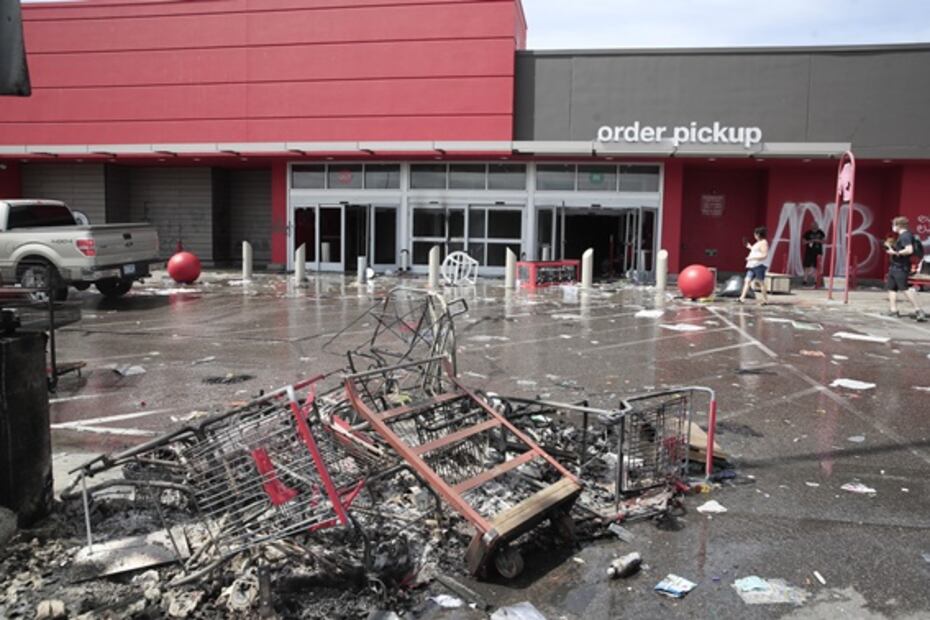 Las fotos de la indignación y la protesta por la muerte de afroamericano en EU
