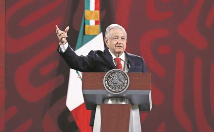 Va AMLO por quitar al INE y por menos legisladores