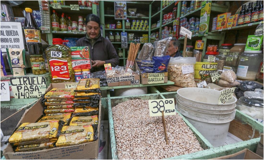 Durante abril el costó de la canasta básica alimentaria se aproximó en dos mil 299, mientras que en zonas rurales ronda entre los mil 762. Foto: Jorge Alvarado/El Universal