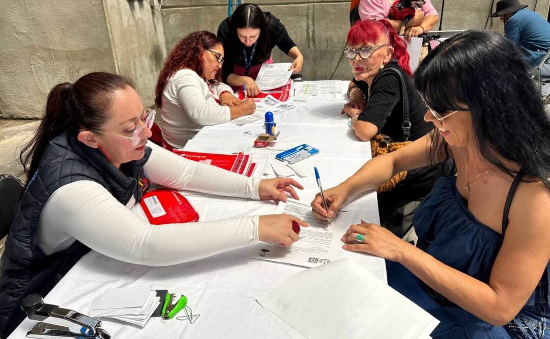 Alcaldía Cuauhtémoc entrega 250 apoyos del Programa de Atención a la Salud de Personas Transgénero, Transexuales e Intersexuales. Foto: Especial.