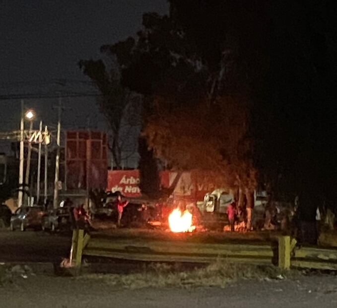 La protesta es un llamado de atención a las autoridades para que resuelvan una problemática que afecta a cientos de familias. Foto Especial