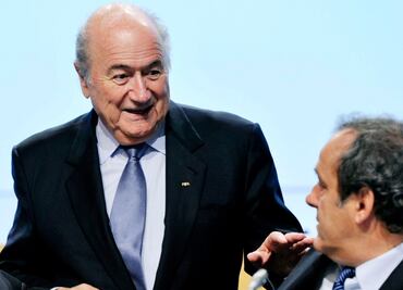 Reducen de 8 a 6 años sanciones de Blatter y Platini