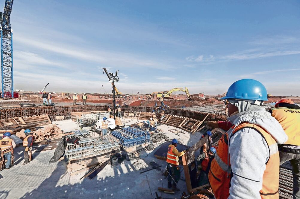 Obra. El centro intermodal permitirá el acceso a pasajeros, visitantes y trabajadores que lleguen a la terminal aérea (ARCHIVO EL UNIVERSAL)