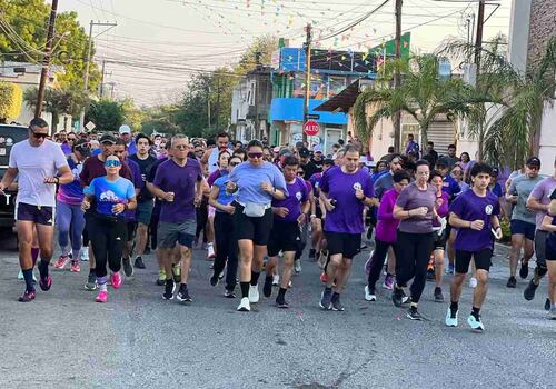 El líder religioso tiene trayectoria de aproximadamente 12 años de “runer”, incluso ha participado en maratones, incluyendo el virtual de Boston. Foto: Roberto Aguilar / EL UNIVERSAL