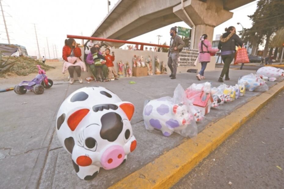 Viven la pandemia en una camioneta