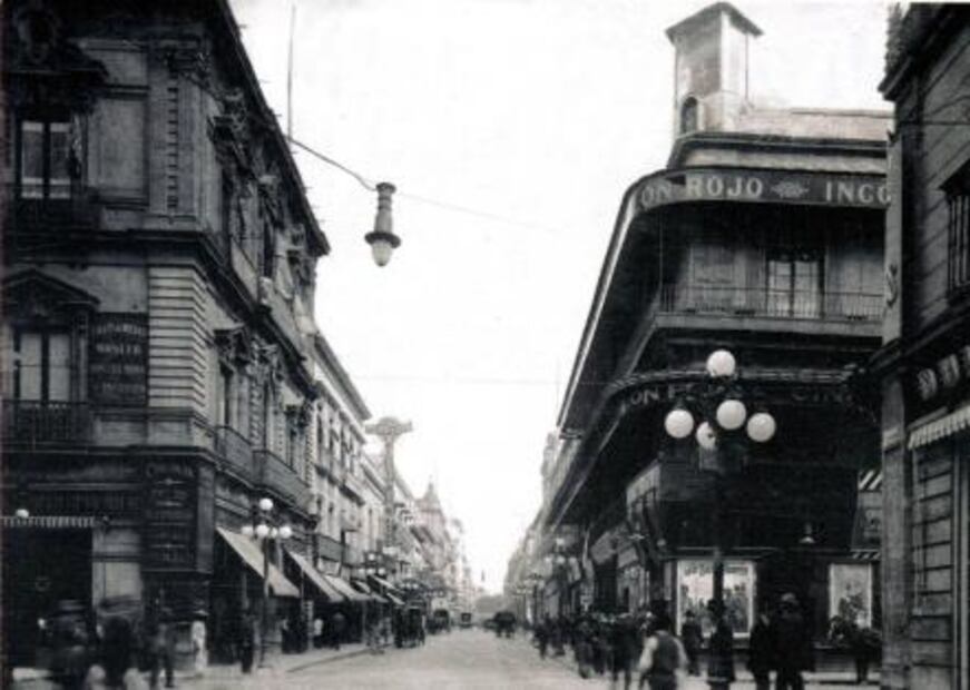 El primer cine capitalino y el primero con escaleras eléctricas