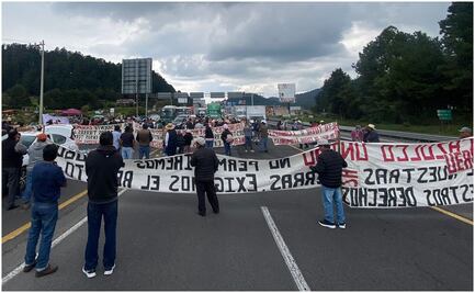 Ejidatarios bloquean carretera libre México-Toluca; exigen pago por expropiación de sus tierras para construir Tren Interurbano
