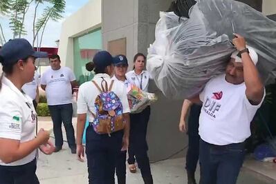 Entregan más de 200 toneladas de víveres a damnificados en Sinaloa