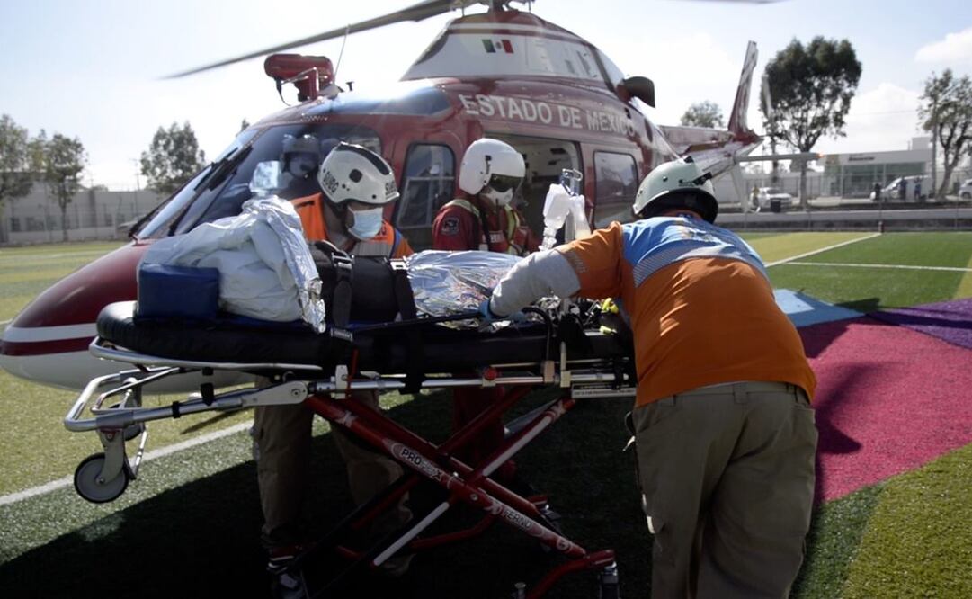 Trasladan a niña lesionada con traumatismos y quemaduras. Foto: Especial.
