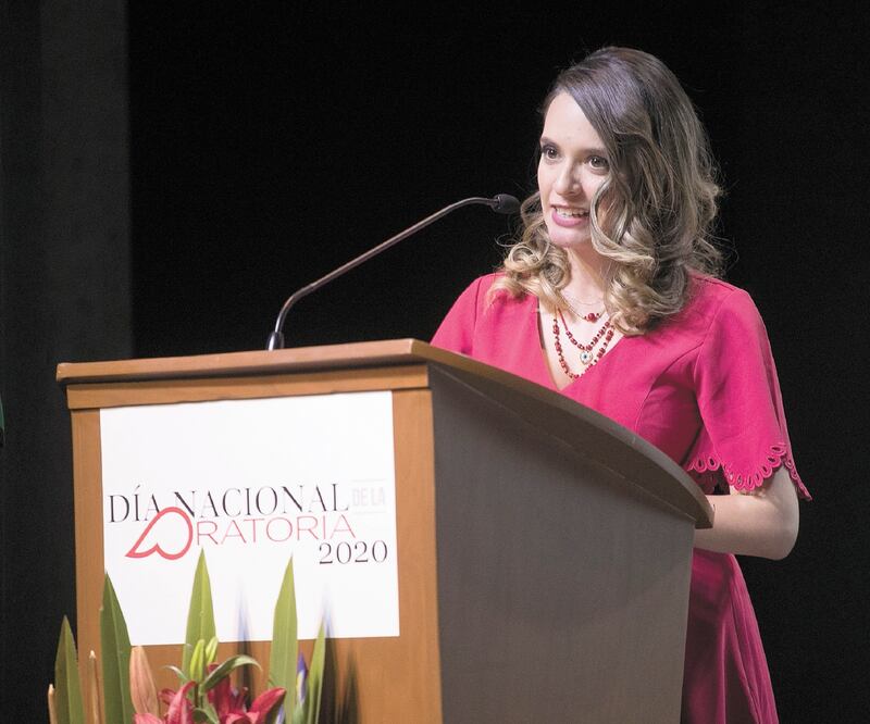 La periodista de ciencia Ana Cristina Olvera Peláez aseveró que el Día Nacional de la Oratoria es un aporte a la sociedad. Foto: GERMÁN ESPINOSA. EL UNIVERSAL
