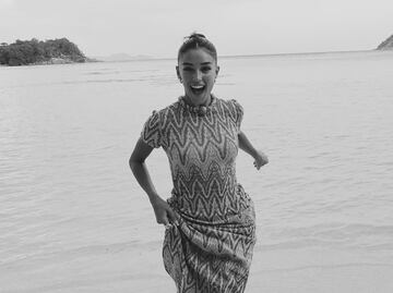 Ale Capetillo luce coqueto bikini con olanes en su luna de miel