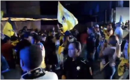 Aficionados del América en Monterrey protagonizan altercado con policías de San Pedro; acusan supuestas agresiones a la prensa