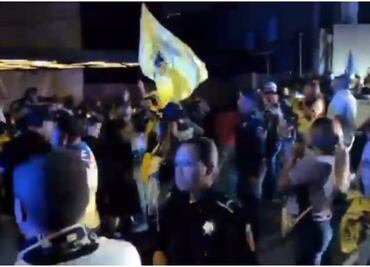Aficionados del América en Monterrey protagonizan altercado con policías de San Pedro; acusan supuestas agresiones a la prensa
