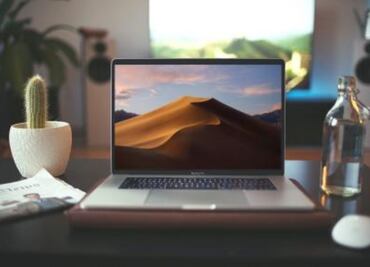 EU prohíbe volar con MacBook por riesgo de incendio de batería