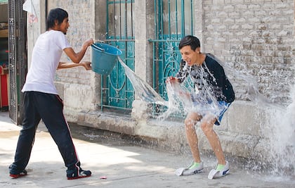 Multarán con hasta 3 mil pesos por desperdiciar agua en Sábado de Gloria