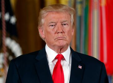 Demandan a Fox News por difundir datos falsos a pedido de Trump