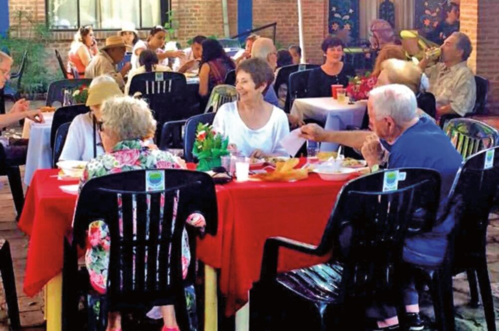 Los estadounidenses que habitan en México afirman que les encanta el país, y aunque al principio dudaron por los problemas de inseguridad que aparecen en los medios, no han vivido alguna situación de ese tipo durante su estancia (ESPECIAL)