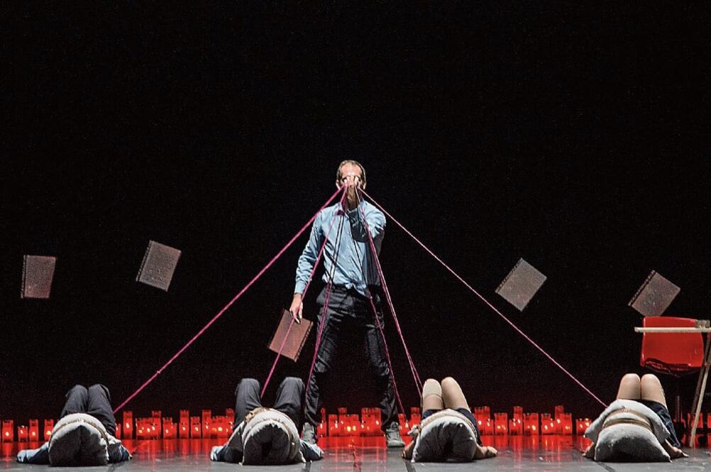 La producción italiana que combina danza, teatro y videoinstalación se presentará el 27 y 28 de octubre en el Teatro Cervantes de Guanajuato. (CORTESÍA FESTIVAL INTERNACIONAL CERVANTINO)