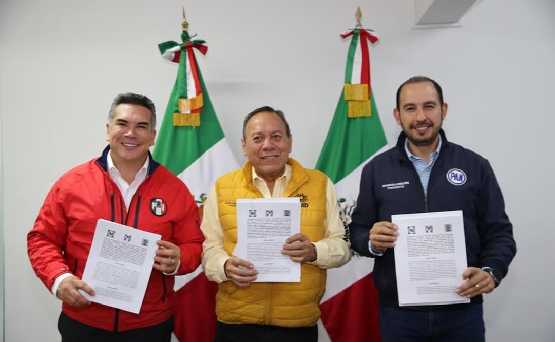 Tras una intensa negociación, el PRD sí irá en coalición con el PAN y el PRI para las elecciones federales de 2024. Foto: Especial