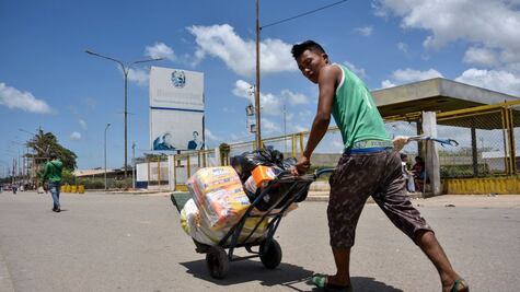 Cómo las mafias y grupos armados de Colombia se aprovechan de los migrantes venezolanos