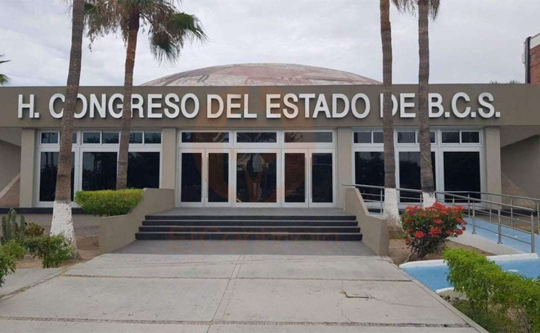 El Congreso de Baja California Sur desechó la solicitud de desafuero contra la diputada Alondra Torres García, del PT y el funcionario Ariel Castro Cárdenas en BCS (11/04/2025). Foto: Especial