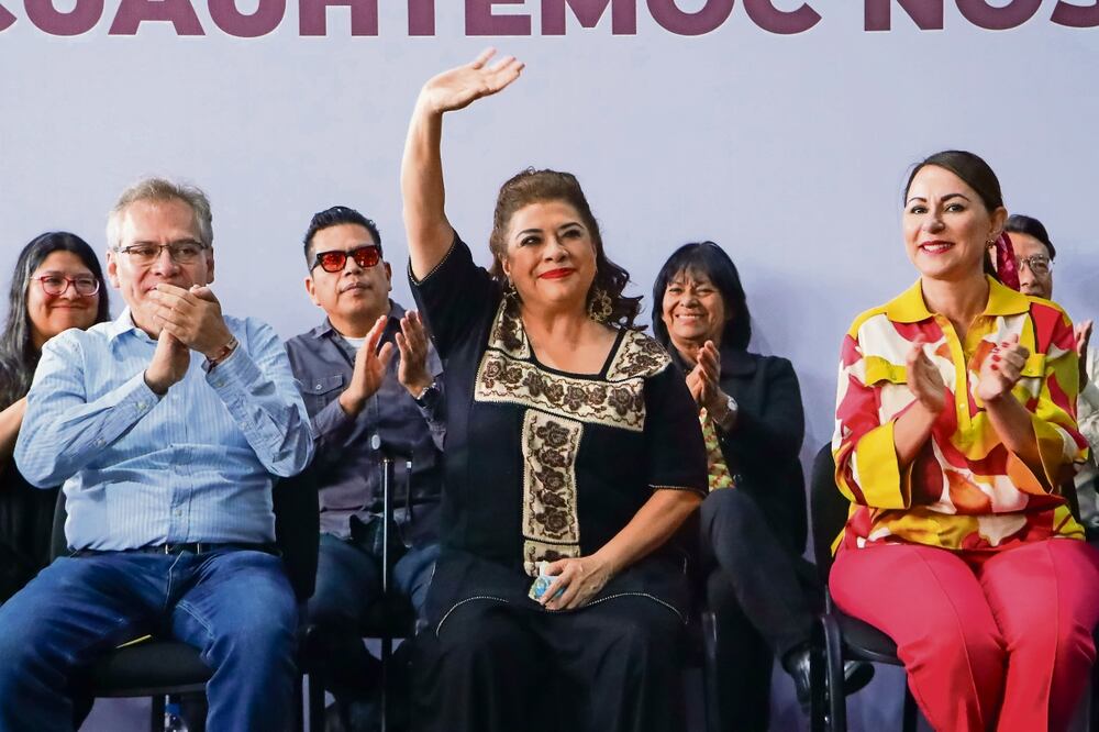 Clara Brugada festejando Foto: Especial