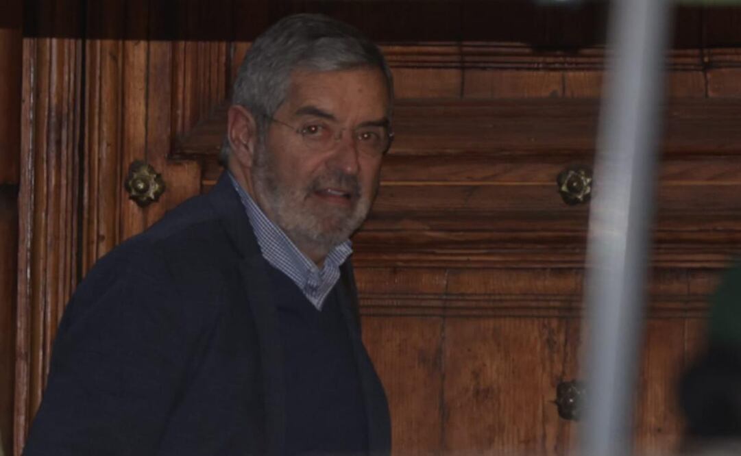 El Canciller Juan Ramón de la Fuente sale de Palacio Nacional. Foto: Francisco Rodríguez/EL UNIVERSAL