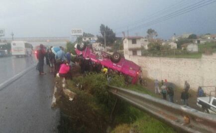 Se registra volcadura en la autopista México-Querétaro