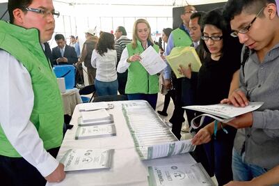 Jóvenes deben contar con empleos estables, alertan  