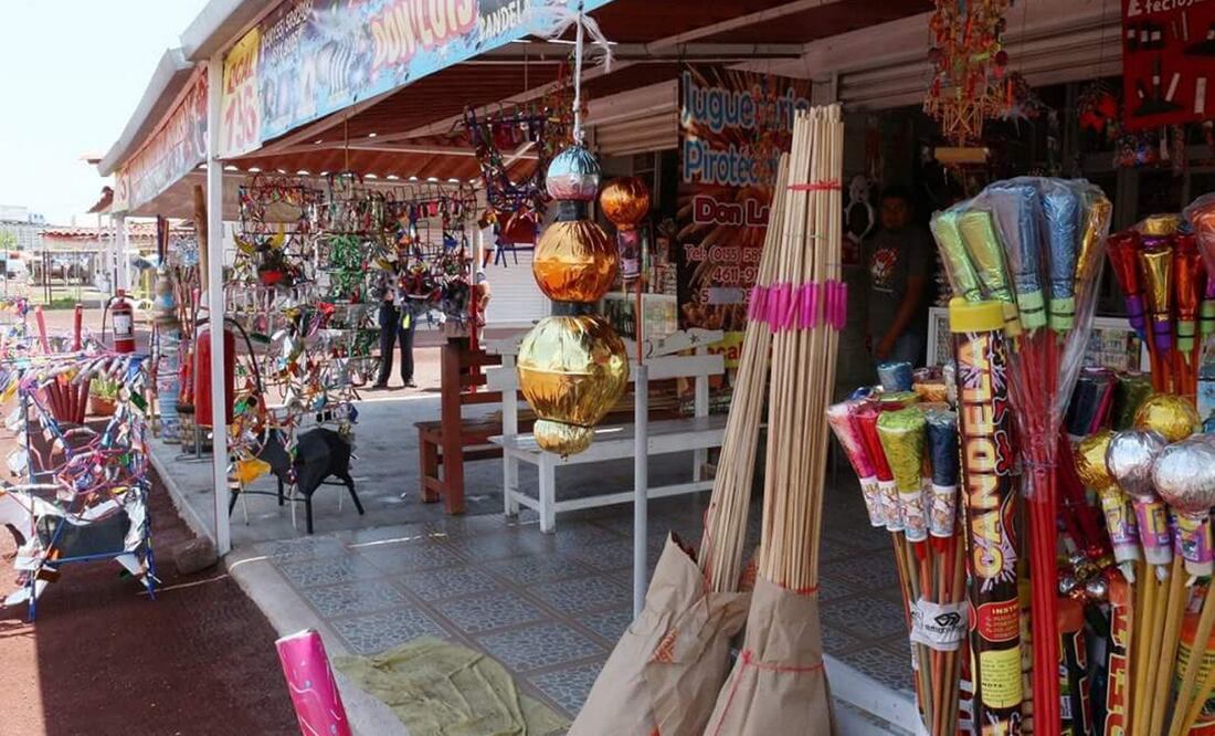 Vista de los artículos explosivos exhibidos en un puesto del mercado de pirotecnia de San Pablito, en Tultepec, Estado de México (Foto: Xinhua/Archivo)