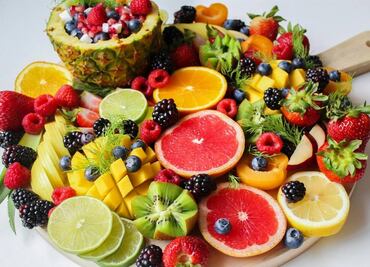 Comer esta fruta te ayuda a ser más inteligente, según Harvard