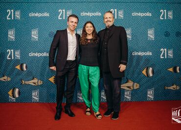 Miguel Bosé fue lo que no quiso ser durante tres días: habló, habló y habló