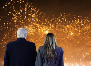 Al son de “Aleluya”, Trump celebra su regreso al poder; disfruta de espectáculo de fuegos artificiales en Virginia