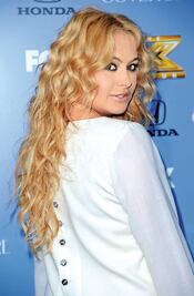 Paulina Rubio está "súper bien" tras tener a su segundo hijo
