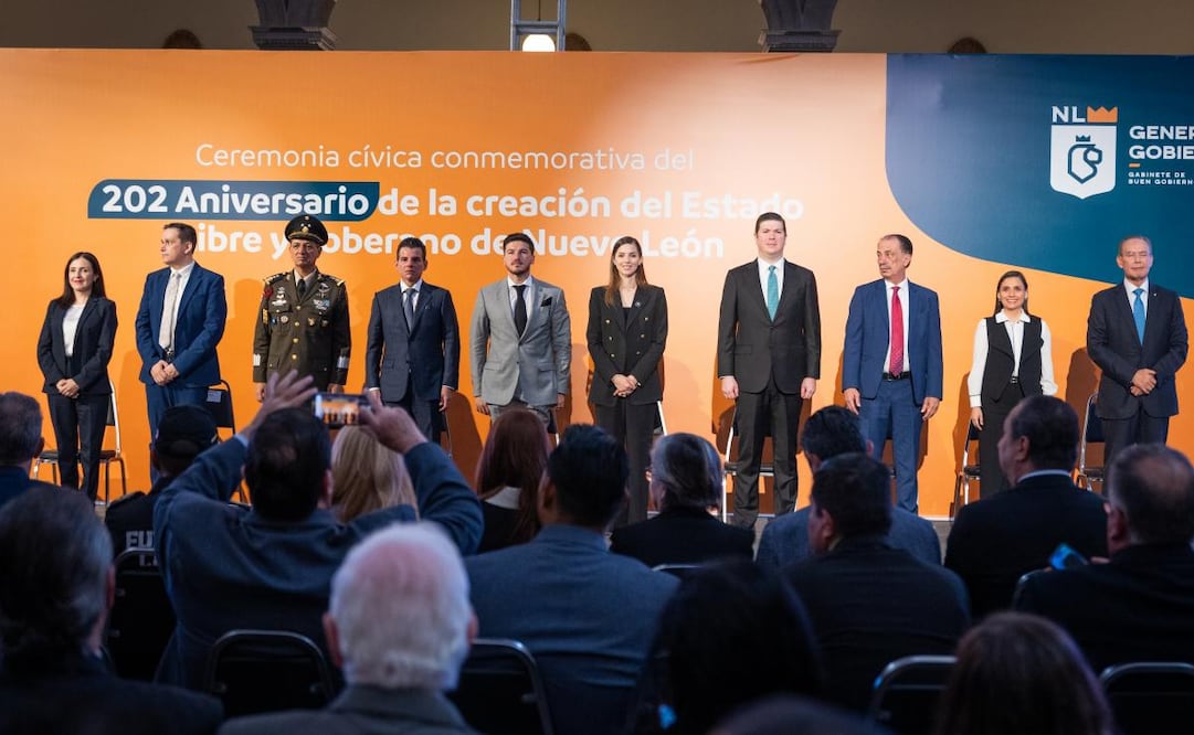 El gobernador de Nuevo León, Samuel García, encabezó la conmemoración del 202 aniversario de la creación de dicha entidad. Foto: Gobierno de Nuevo León.