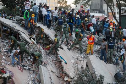 Protección Civil confirma 230 muertos tras sismo de 7.1