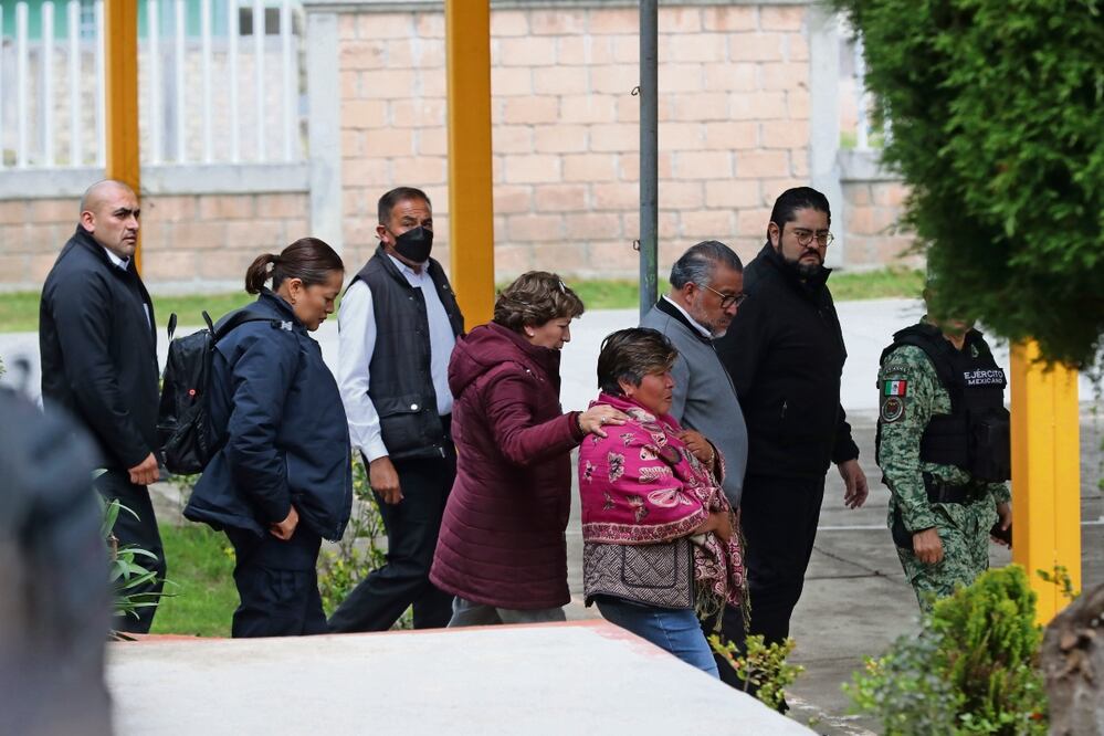 La gobernadora del Estado de México, Delfina Gómez, arribó al poblado para hablar con los habitantes. Foto:JORGE ALVARADO. EL UNIVERSAL