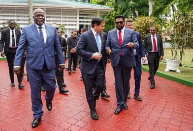 Marco Rubio anuncia anulación de visas a 300 estudiantes por protestas propalestinas; "son lunáticos", dice