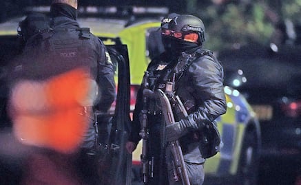 Policía de RU considera acto terrorista la explosión de un taxi frente a un hospital en Liverpool