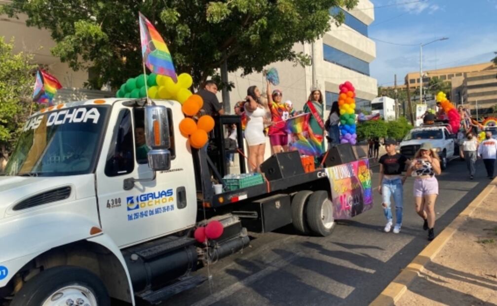 Comunidad LGBTIQ+ llena las calles de Sinaloa de color en marcha del orgullo gay 