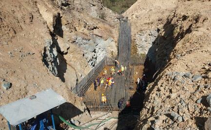 Derrumbe de columna de varilla deja un trabajador muerto y 6 lesionados en obra carretera en Hidalgo