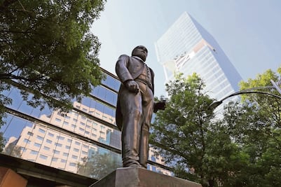 Esculturas en Reforma aún esperan proyecto para su restauración  