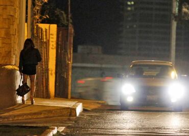 Trabajadoras sexuales denuncian cobro de piso y extorsión; temen por su integridad tras denunciar