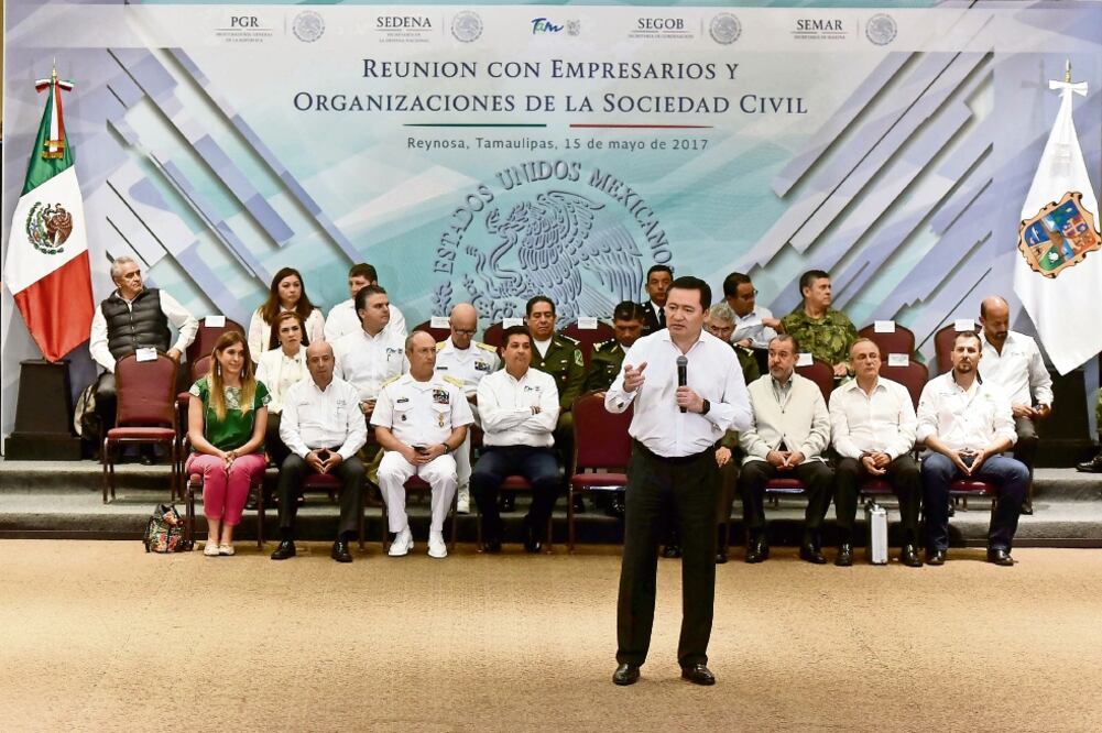 El secretario de Gobernación, Miguel Ángel Osorio Chong, se reunió con empresarios en Tamaulipas, donde habló sobre la seguridad en el estado. (CUA RTOSCURO)