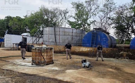 Aseguran 256 mil litros de huachicol en Veracruz; detienen a 12 y FGR investiga