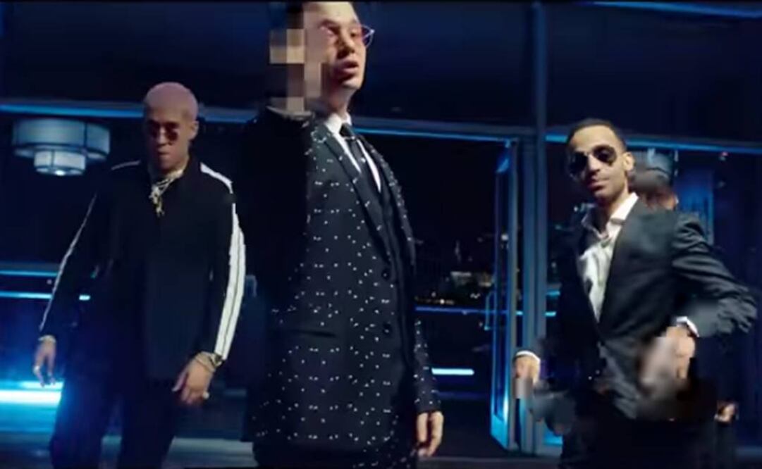 J.Balvin haciendo un gesto obsceno. Foto: Captura de pantalla
