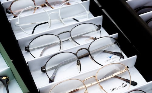 Guía: cómo saber qué forma de lentes le van a tu cara