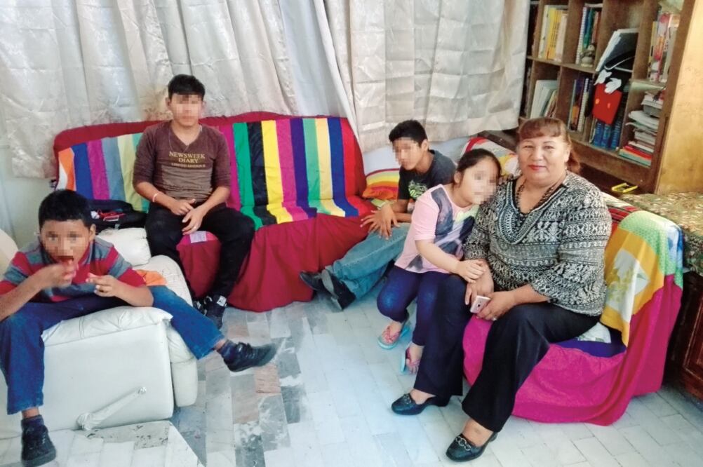 Desde hace 15 años Benita Sabino ha sido “madre” de más de 500 personas; sola emprendió la causa, apenas apoyada por algunos voluntarios. Foto: GLADYS RODRÍGUEZ. EL UNIVERSAL 