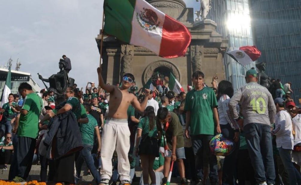 Decenas de personas celebran el triunfo de México contra Sudáfrica (11/06/2026). Foto: Santiago Cadena / EL UNIVERSAL
