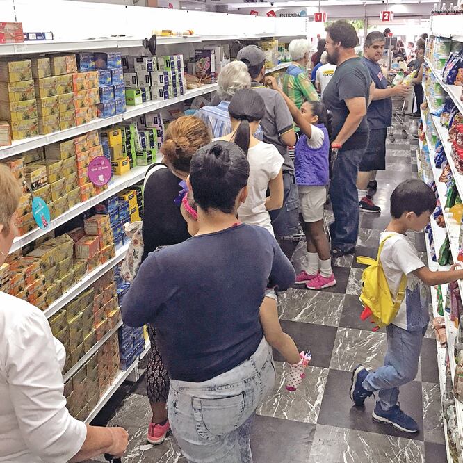 El grupo que revendía los productos alimenticios en Venezuela se aprovechaba de la crisis económica que se vive en ese país. Foto: ARCHIVO EL UNIVERSAL